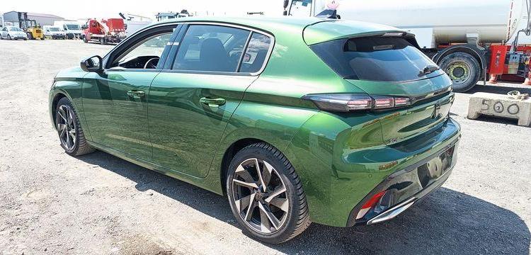 PEUGEOT 308 1.2 PURETECH 130 ALLURE PACK EAT – ESSENCE 22523 KMS – ANNEE 2023 VERT PZ3G370