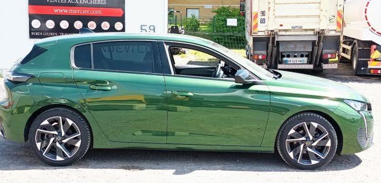 PEUGEOT 308 1.2 PURETECH 130 ALLURE PACK EAT – ESSENCE 22523 KMS – ANNEE 2023 VERT PZ3G370