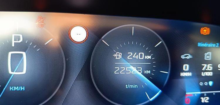 PEUGEOT 308 1.2 PURETECH 130 ALLURE PACK EAT – ESSENCE 22523 KMS – ANNEE 2023 VERT PZ3G370