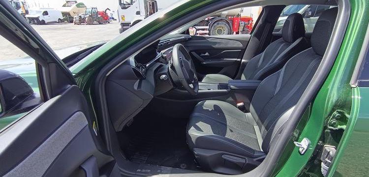 PEUGEOT 308 1.2 PURETECH 130 ALLURE PACK EAT – ESSENCE 22523 KMS – ANNEE 2023 VERT PZ3G370