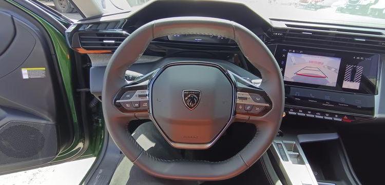 PEUGEOT 308 1.2 PURETECH 130 ALLURE PACK EAT – ESSENCE 22523 KMS – ANNEE 2023 VERT PZ3G370