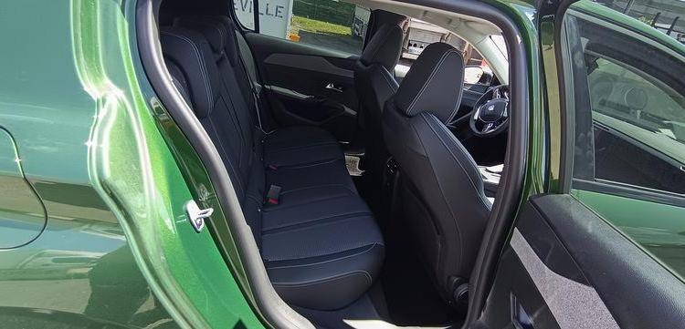 PEUGEOT 308 1.2 PURETECH 130 ALLURE PACK EAT – ESSENCE 22523 KMS – ANNEE 2023 VERT PZ3G370