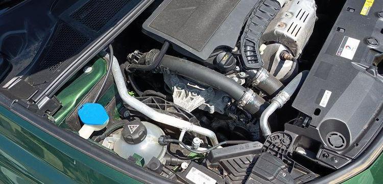 PEUGEOT 308 1.2 PURETECH 130 ALLURE PACK EAT – ESSENCE 22523 KMS – ANNEE 2023 VERT PZ3G370