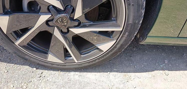 PEUGEOT 308 1.2 PURETECH 130 ALLURE PACK EAT – ESSENCE 22523 KMS – ANNEE 2023 VERT PZ3G370