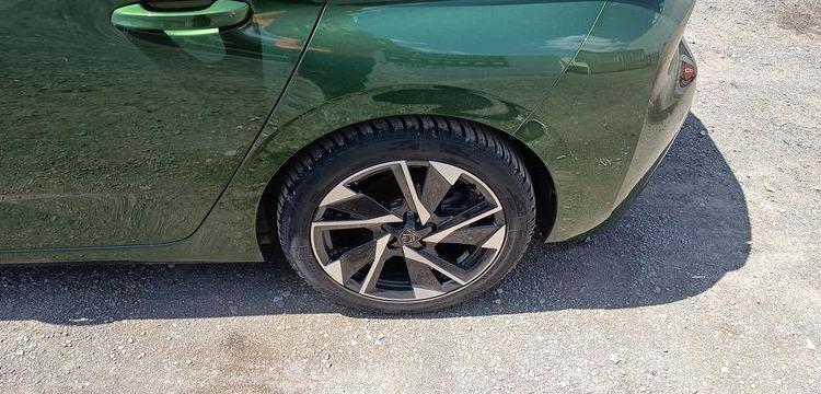 PEUGEOT 308 1.2 PURETECH 130 ALLURE PACK EAT – ESSENCE 22523 KMS – ANNEE 2023 VERT PZ3G370