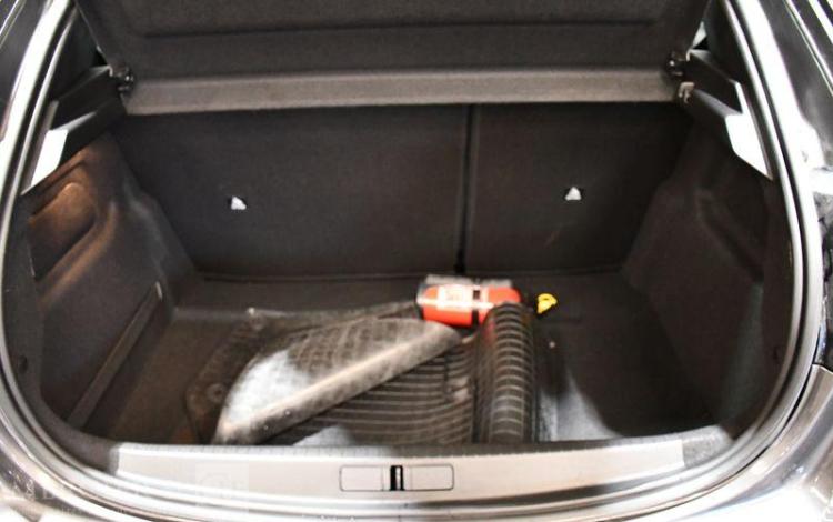 PEUGEOT 208 GRIS PZ3G563