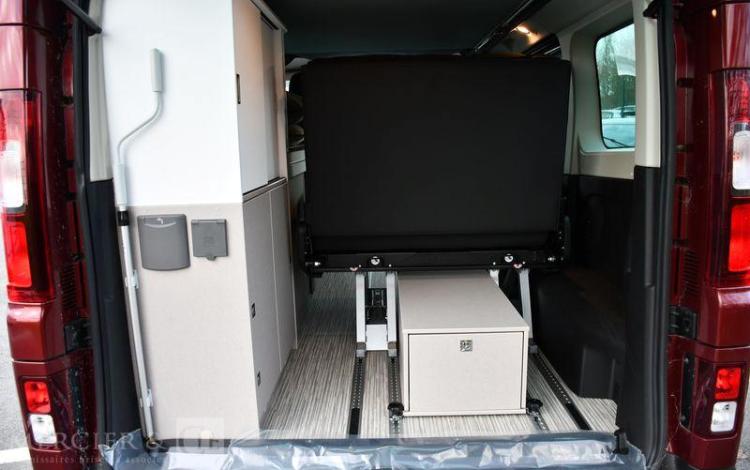 RENAULT CAMPING-CAR VAN – PLAY BURNSTER – TRAFIC PHASE 2 BVA  106.951