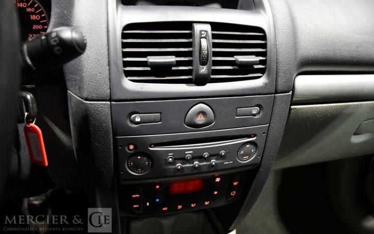 RENAULT CLIO GRIS 201BBB59