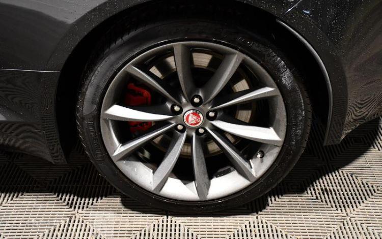 JAGUAR F TYPE ROADSTER 3.0 380 S BVA GRIS 2FPZ882