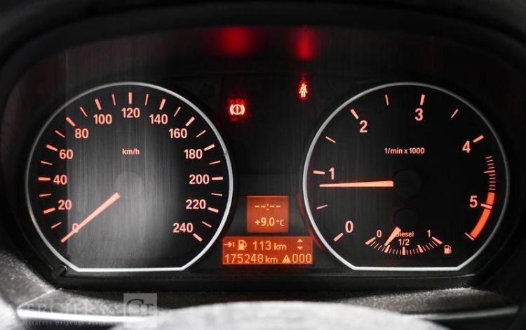 BMW SERIE1 2,0 118D 135 MARRON 5937YP62