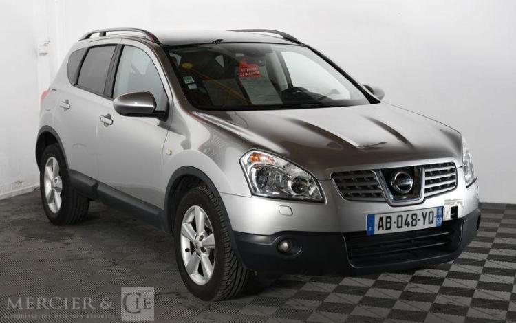 NISSAN QASHQAI 2.0 dCi 150CH POUR PIECES SANS CARTE GRISE GRIS AB-048-YQ