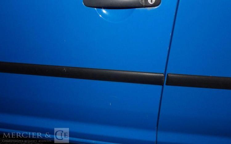 VOLKSWAGEN CADDY FOURGON 2.0 ECOFUEL 110 BLEU AC-251-NS