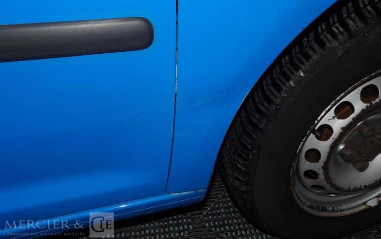 VOLKSWAGEN CADDY FOURGON 2.0 ECOFUEL 110 BLEU AC-251-NS