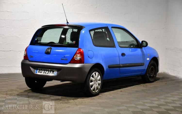 RENAULT CLIO II DCI BLEU AQ-323-FM