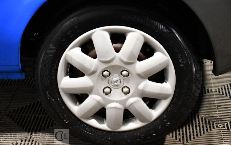 RENAULT CLIO II DCI BLEU AQ-323-FM