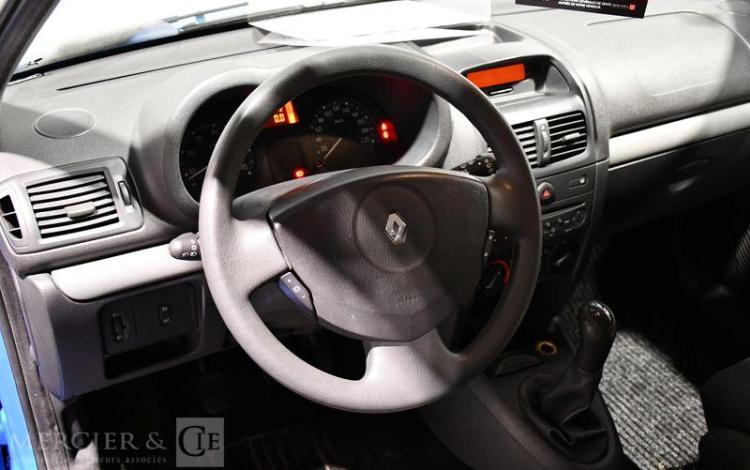 RENAULT CLIO II DCI BLEU AQ-323-FM