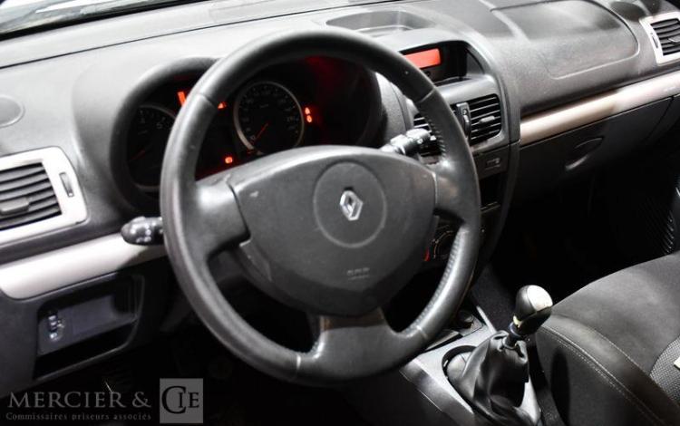 RENAULT CLIO CAMPUS EVOLUTION 1.2 ECO2 60CV 5 PORTES GRIS AR-935-CF