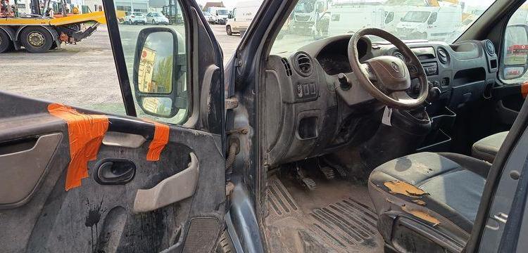 RENAULT MASTER III TRACTION FOURGON L2H2 F3500 2.3 DCi 16V 125 CV – DIESEL – 290689 KMS BLEU BV-795-RA