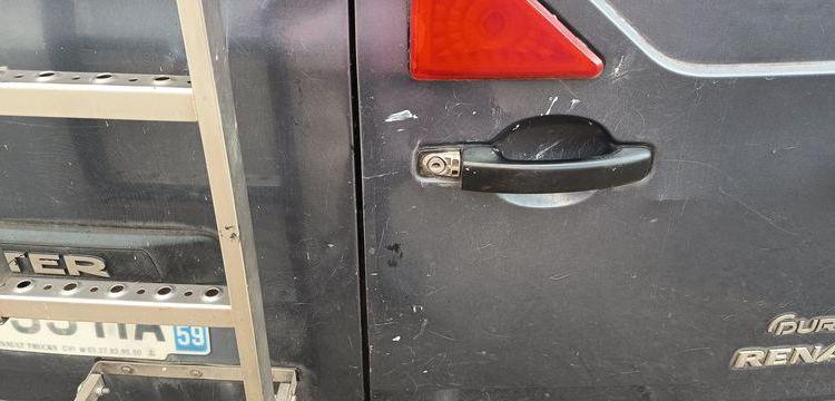 RENAULT MASTER III TRACTION FOURGON L2H2 F3500 2.3 DCi 16V 125 CV – DIESEL – 290689 KMS BLEU BV-795-RA