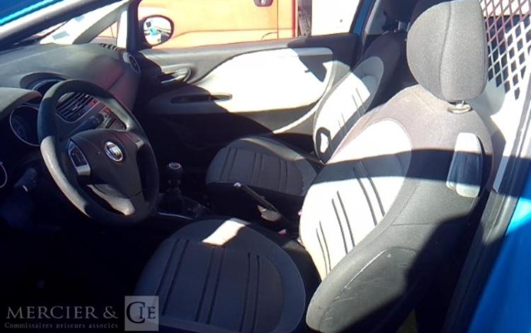 FIAT PUNTO GNV BLEU BV-975-WE