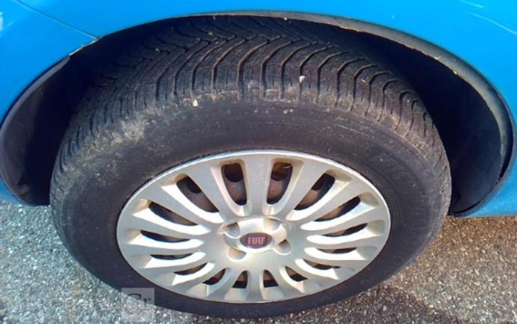 FIAT PUNTO GNV BLEU BV-975-WE