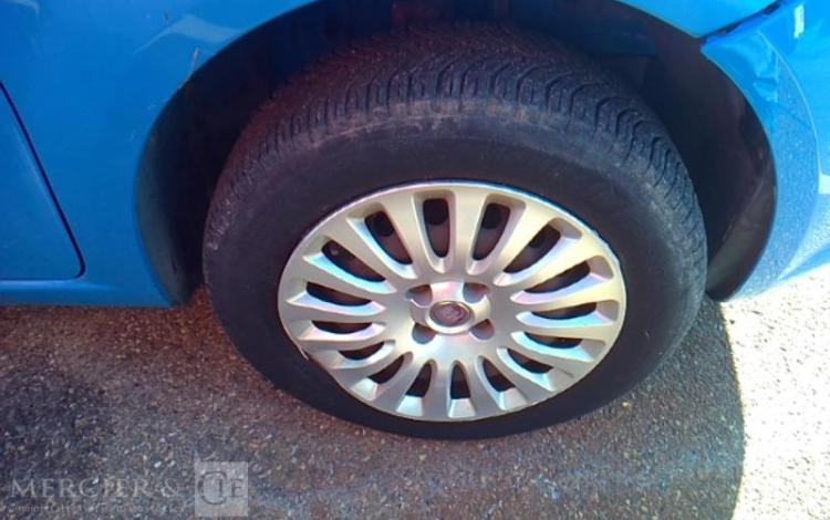 FIAT PUNTO GNV BLEU BV-975-WE