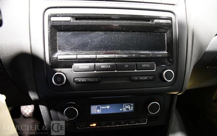 VOLKSWAGEN POLO 1,6 TDI 90 CONFORT LINE GRIS BX-288-ZQ