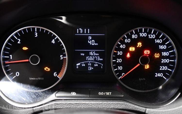 VOLKSWAGEN POLO 1,6 TDI 90 CONFORT LINE GRIS BX-288-ZQ