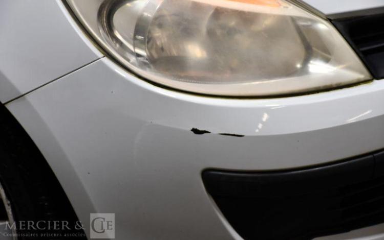 RENAULT CLIO III DCI BLANC BX-987-QP