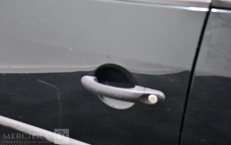 VOLKSWAGEN TOURAN II 1,6 TDI 90 FAP TRENDLINE VERT CB-792-VH