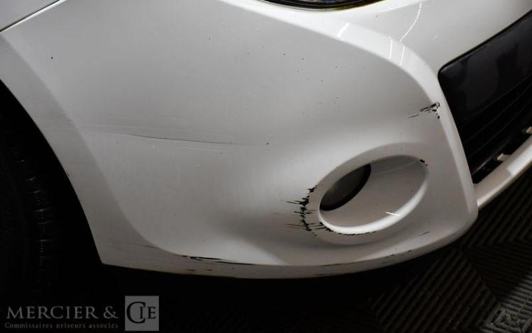 RENAULT CLIO III DCI BLANC CE-412-VP