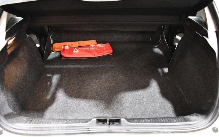 RENAULT CLIO III DCI BLANC CE-412-VP