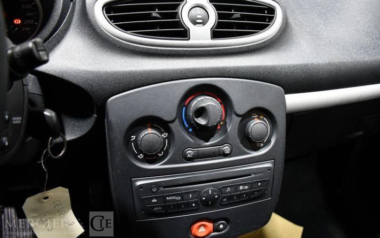 RENAULT CLIO III DCI BLANC CE-412-VP