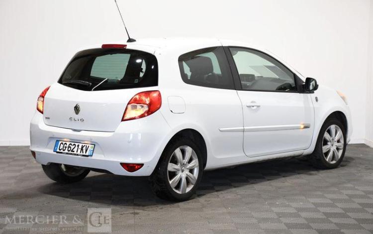 RENAULT CLIO III DCI BLANC CG-621-KV