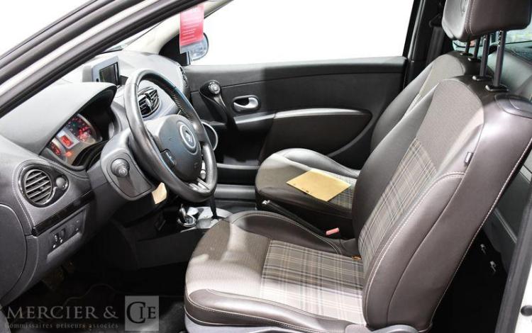 RENAULT CLIO III DCI BLANC CG-621-KV