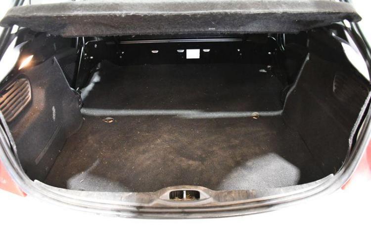 PEUGEOT 208 STE 1,4 HDI 70 PACK CD CLIM BLANC CG-915-CY