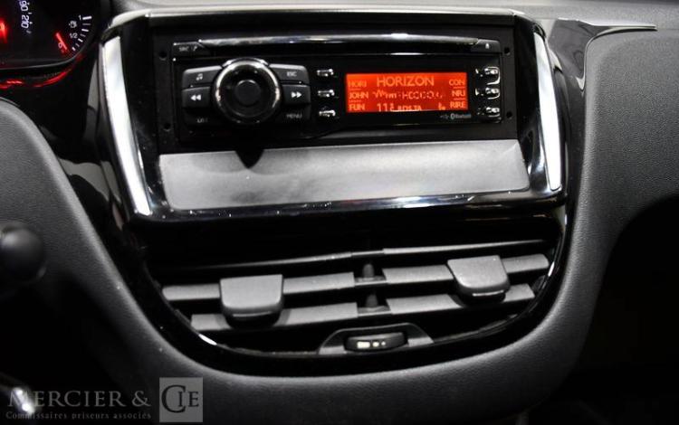 PEUGEOT 208 STE 1,4 HDI 70 PACK CD CLIM BLANC CG-915-CY