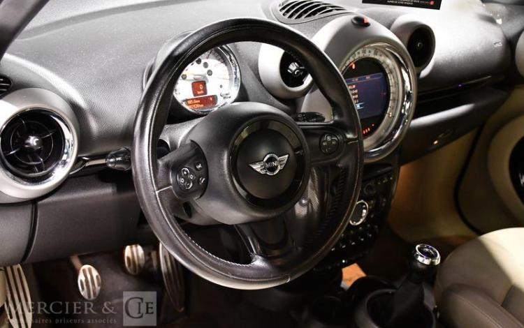 MINI COUNTRYMAN 2.0 SD 145 COOPER ALL4 NOIR CH-346-KT