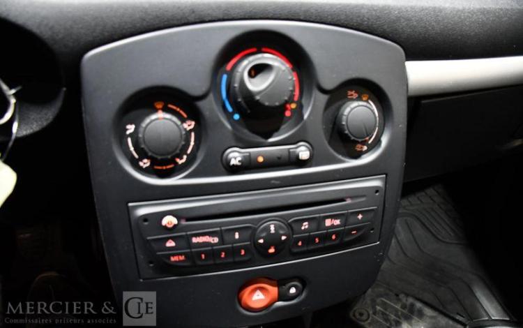 RENAULT CLIO III DCI BLEU CJ-784-KC
