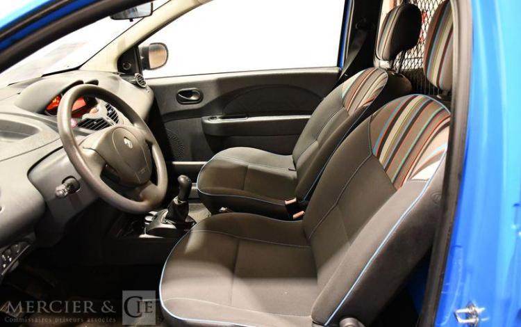 RENAULT TWINGO DCI BLEU CJ-981-WX