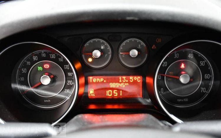 FIAT PUNTO NGV BLANC CK-556-AH