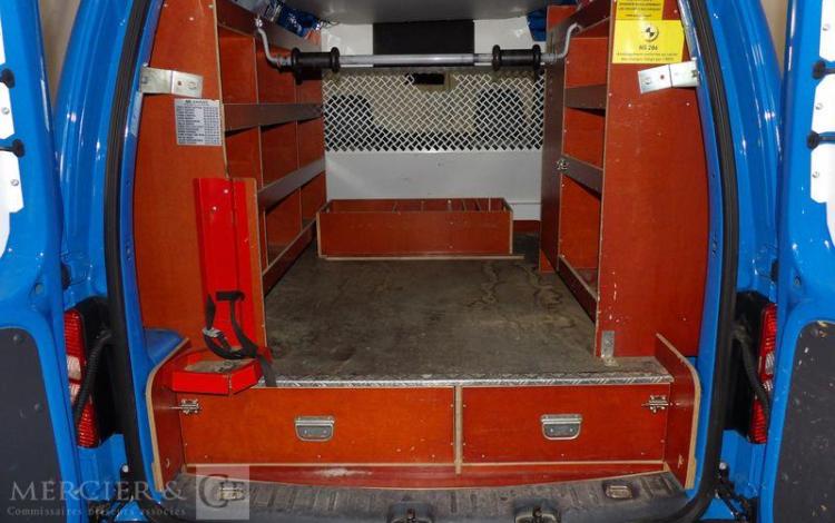 VOLKSWAGEN CADDY FOURGON 2.0 ECOFUEL 110 BLEU CN-367-PY