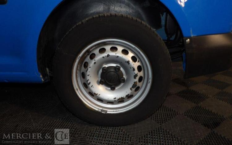 VOLKSWAGEN CADDY FOURGON 2.0 ECOFUEL 110 BLEU CN-453-KF