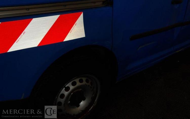 VOLKSWAGEN CADDY FOURGON 2.0 ECOFUEL 110 BLEU CN-453-KF
