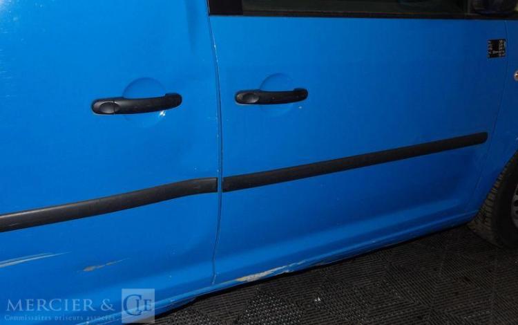 VOLKSWAGEN CADDY FOURGON 2.0 ECOFUEL 110 BLEU CN-453-KF