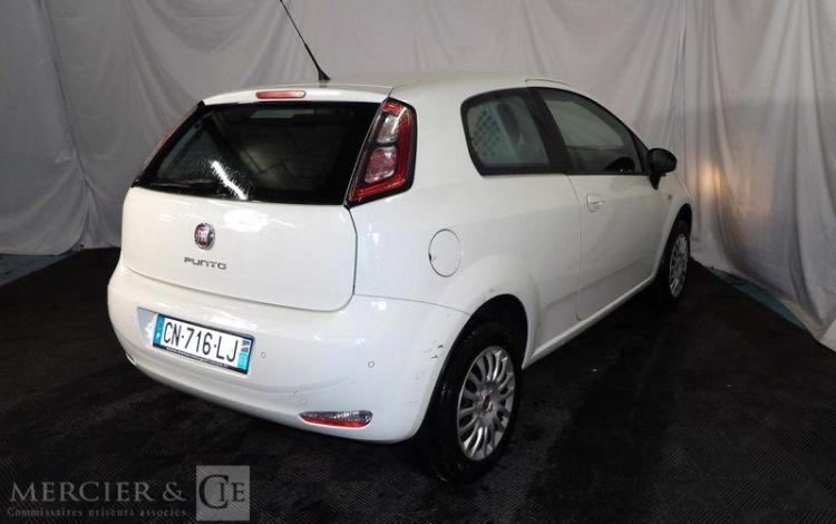 FIAT PUNTO SOCIETE 1.4 GNV 75 DYNAMIC BLANC CN-716-LJ