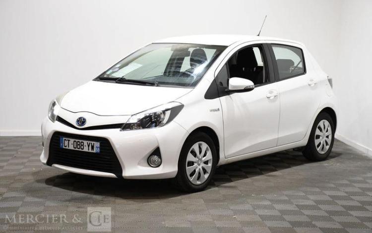 TOYOTA YARIS BLANC CT-088-YW