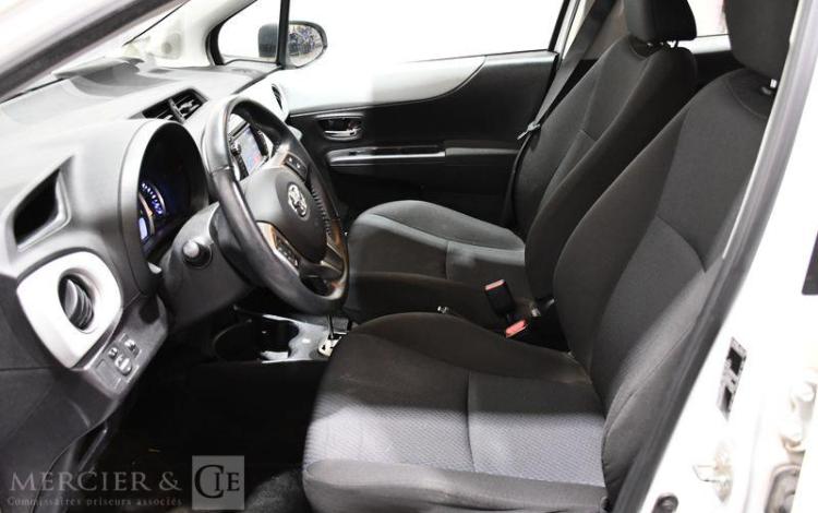 TOYOTA YARIS BLANC CT-088-YW