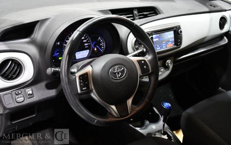 TOYOTA YARIS BLANC CT-088-YW