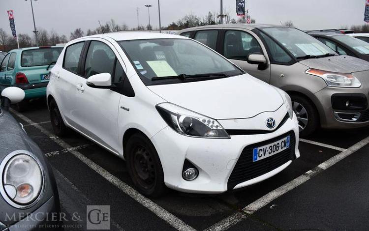 TOYOTA YARIS BLANC CV-306-CM